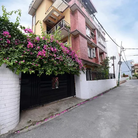 Mums Homestay & Studio Apartments
